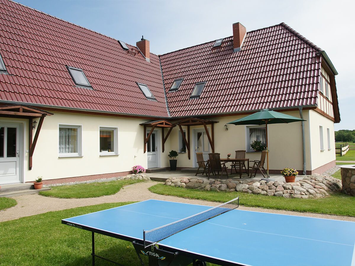 Terasse & Grillplatz FeWo I_c80_scale_1335_1000.jpg